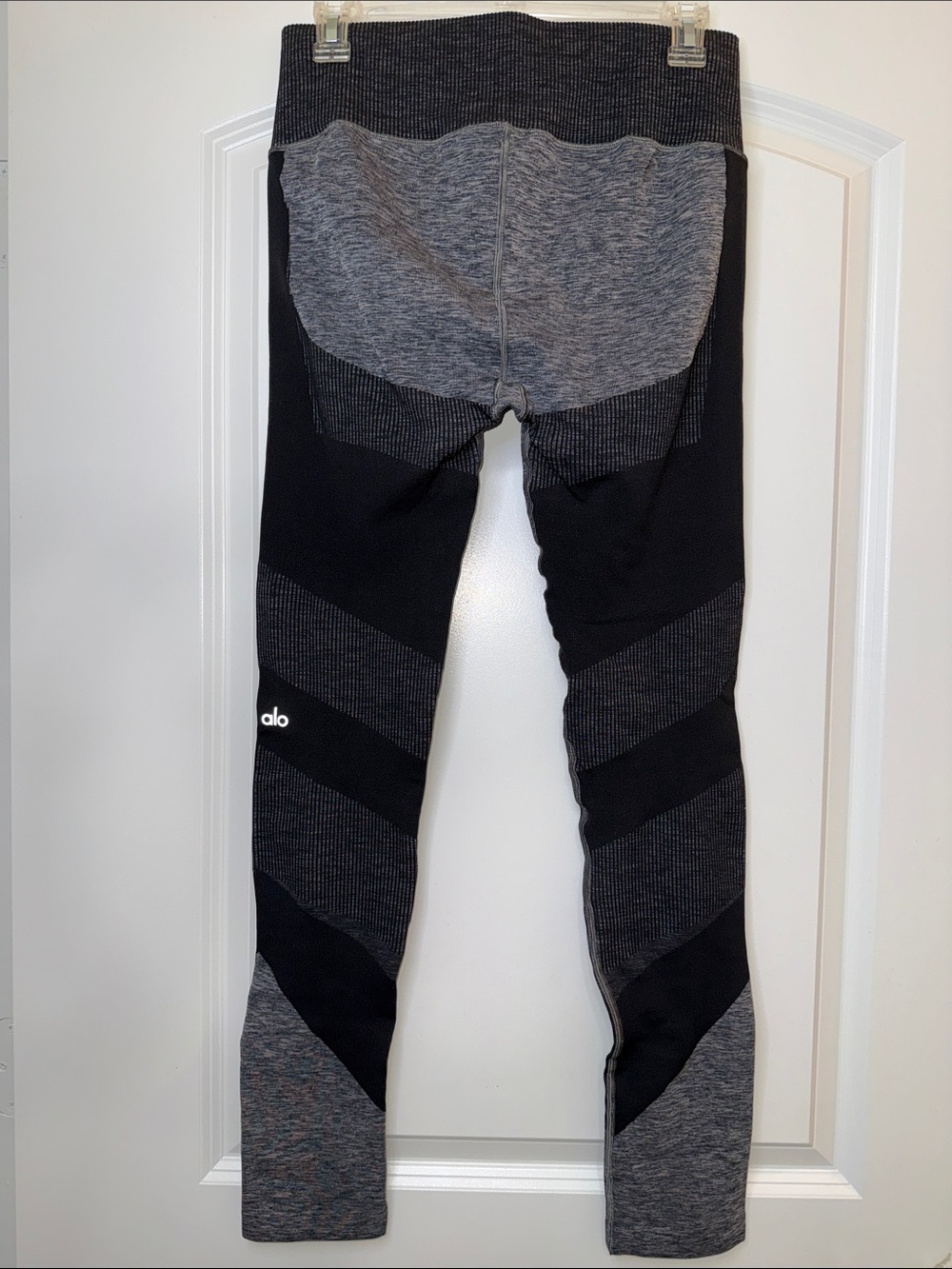 Alo Ribbed leggings - Picture 2 of 5